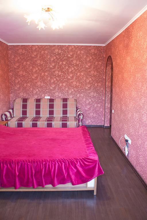 Apartments Near Center ヴィーンヌィツャ エクステリア 写真