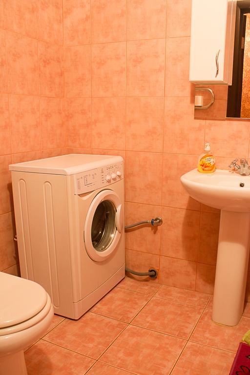 Apartments Near Center ヴィーンヌィツャ エクステリア 写真